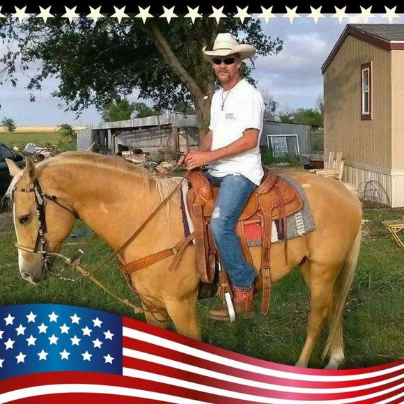 Meet your Posher, Chris - Picture 1 of 1